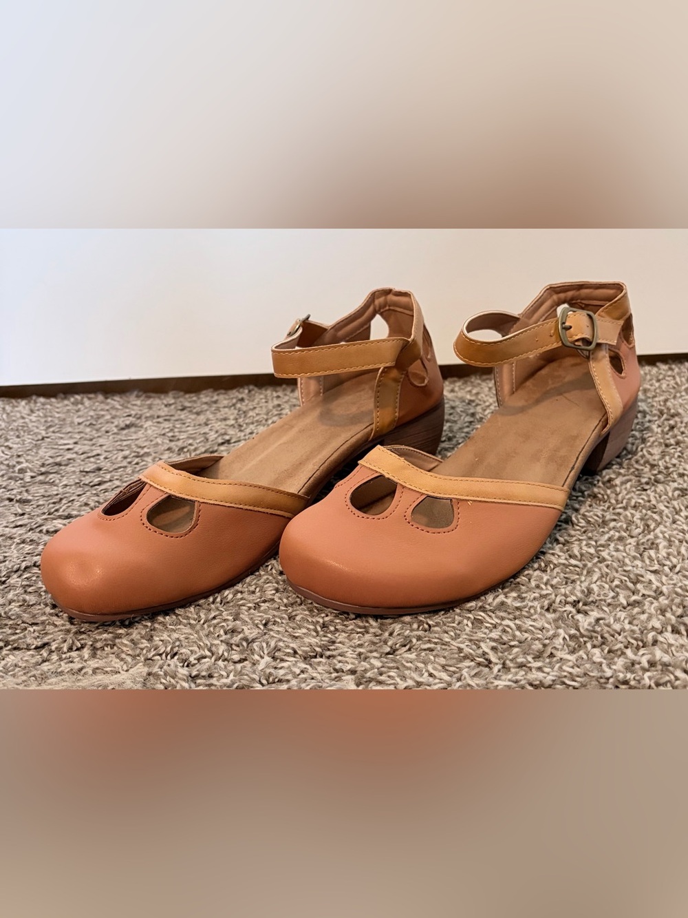 New Block heel Mary Jane style round toe warm rust shoe 9 wide